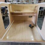 Camper en forma de lágrima realizado con paneles de nido de abeja
