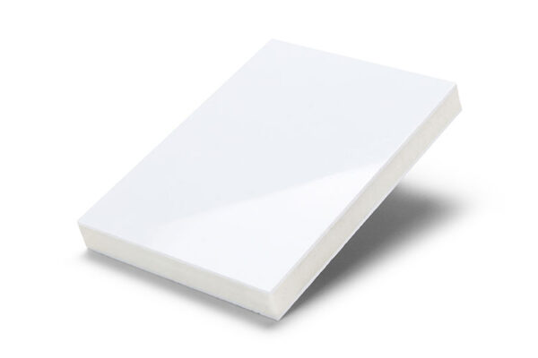 Paneles sándwich con núcleo de espuma PET con revestimiento de PVC