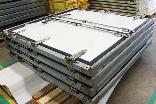 Carrocería de camión frigorífico fabricada con paneles sándwich de PRFV - Image 3