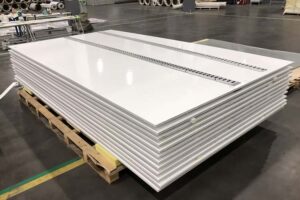 Carrocería de furgón seco fabricada con paneles compuestos de FRP y estructura prefabricada