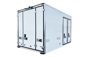 Carrocería para camión frigorífico multitemperatura con tres puertas traseras