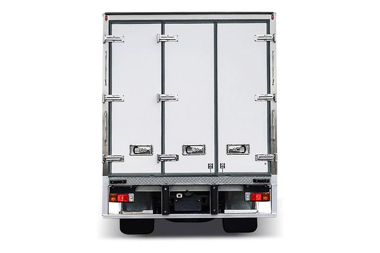 Camión refrigerado de servicio mediano de 5,3 m con 8 palés y tres puertas traseras - Image 2